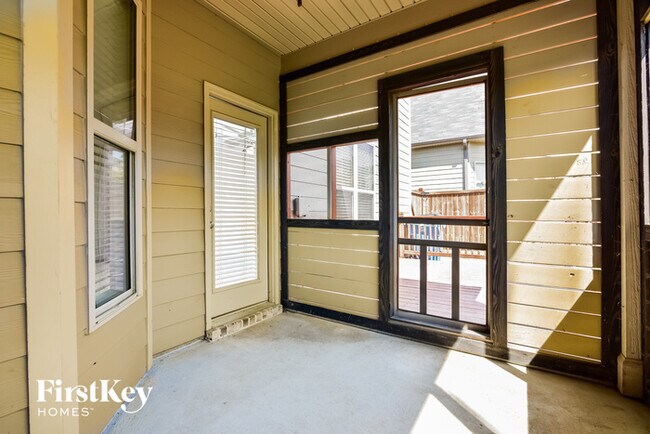 Building Photo - 1690 Long Acre Dr