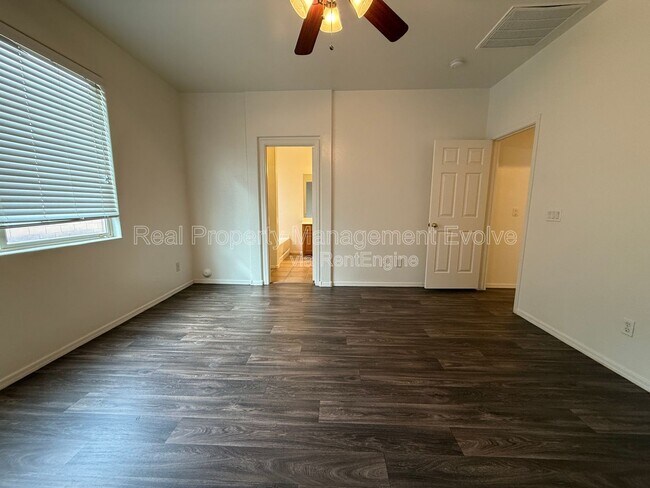 Building Photo - 7337 W St Catherine Ave