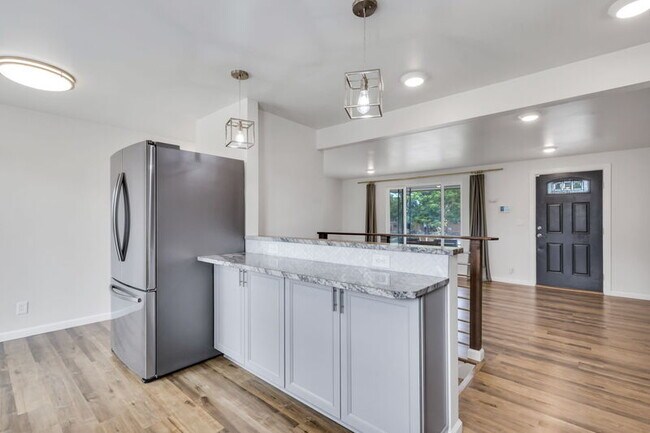 Building Photo - 7482 Beach Ct