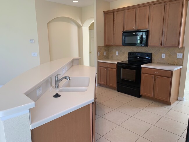 Building Photo - WATERS EDGE/LK NONA-8641 Bradleys Landing St Orlando FL 32827