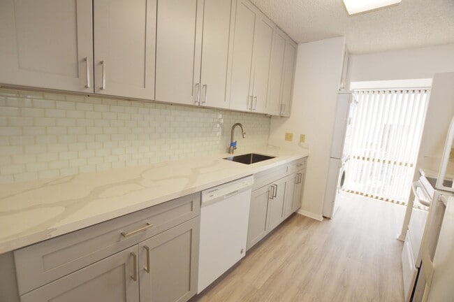 Building Photo - Century Center 2 bed, 2 bath, 1 parking 10...
