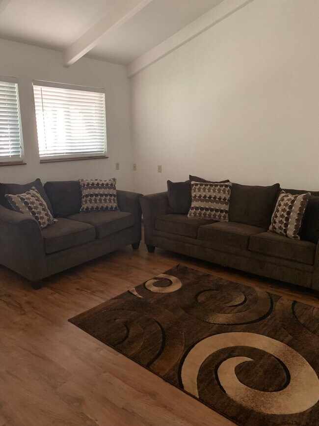 Building Photo - Lake Oroville Lake House with Spectacular Views!