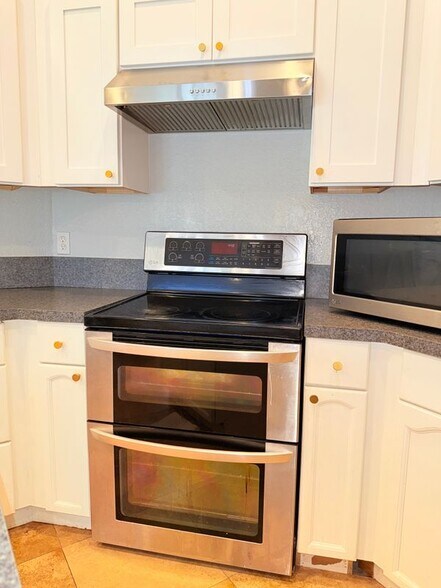 Building Photo - 7534 Coconut Blvd