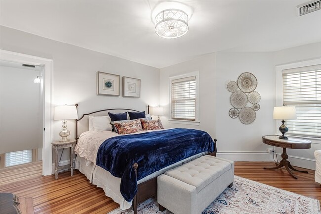 Building Photo - 21 Bedlow Ave