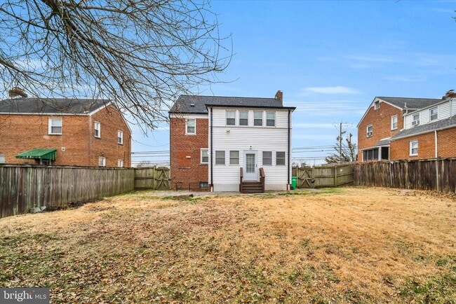 Building Photo - 1002 Chillum Rd