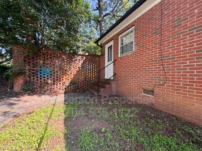 Building Photo - 642 E Broad St