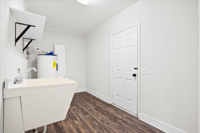 Building Photo - Four Bedroom Brick home in Sangaree