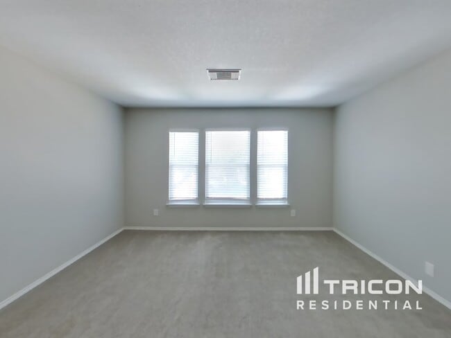 Building Photo - 7814 Cortland Oak