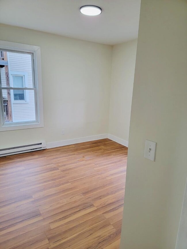 Building Photo - 21 Wayland St