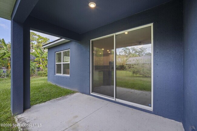 Building Photo - 330 San Marino Rd SW