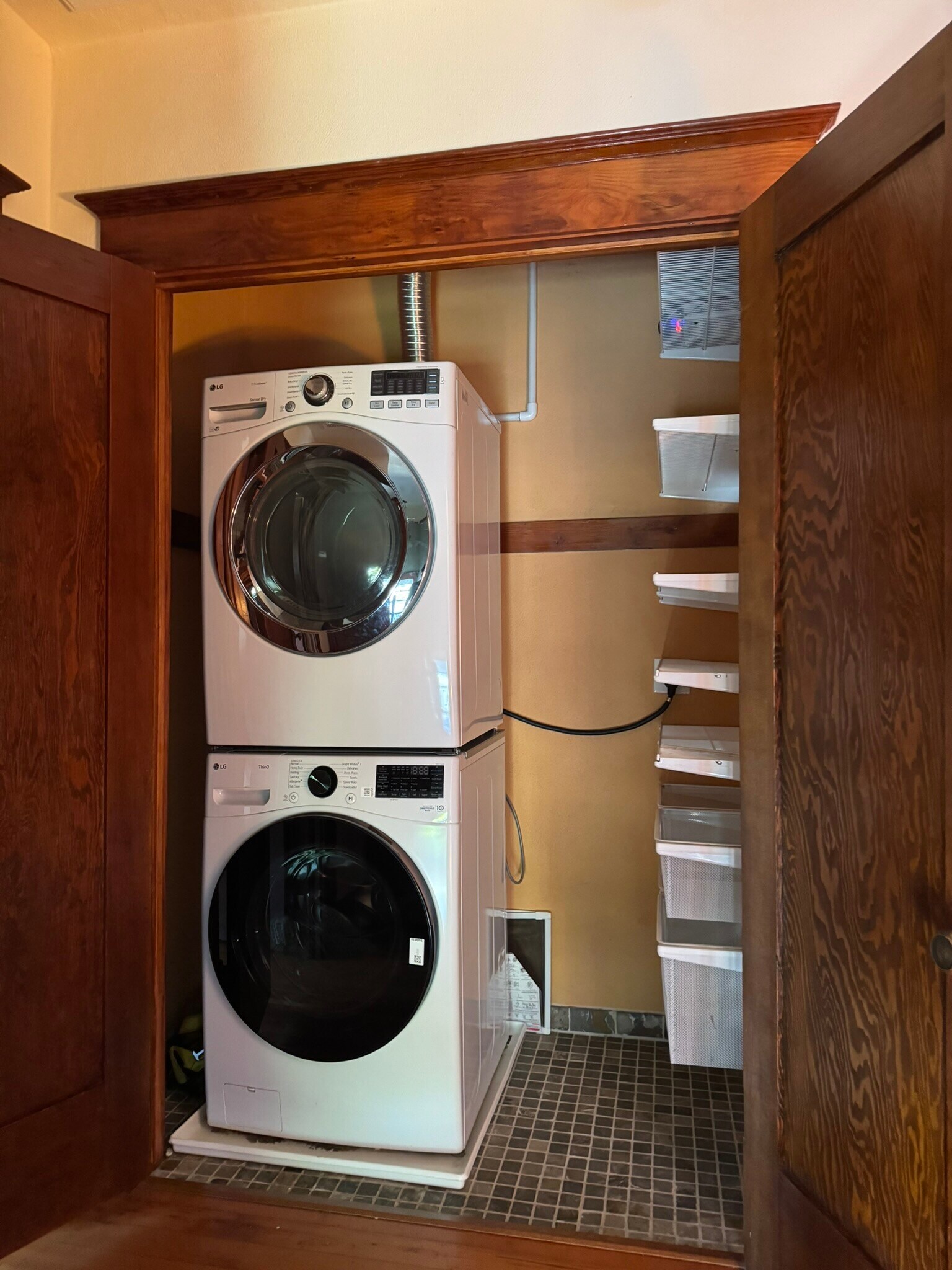 laundry - 1360 Granada Ave