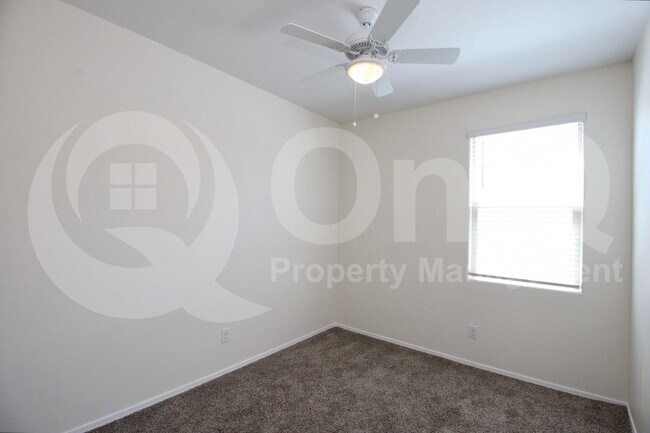 Building Photo - 1258 E Paul Dr
