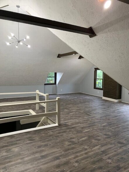 Building Photo - 11205 Clifton Blvd