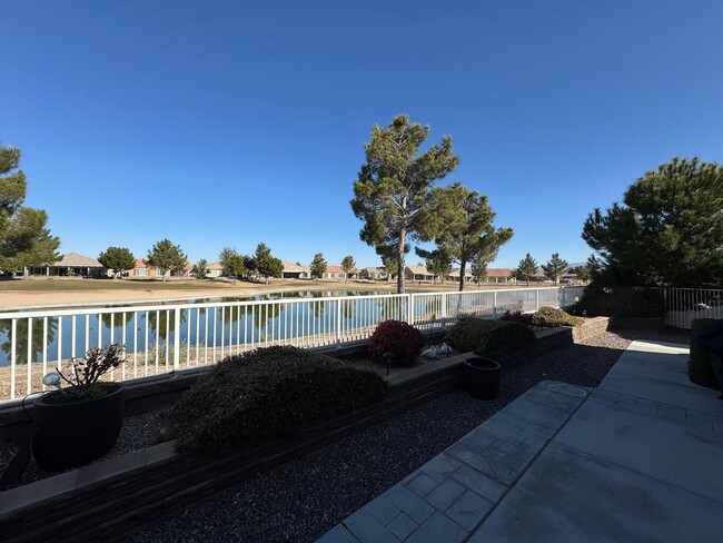 Building Photo - 55 + Community of Sun City Del Webb in App...