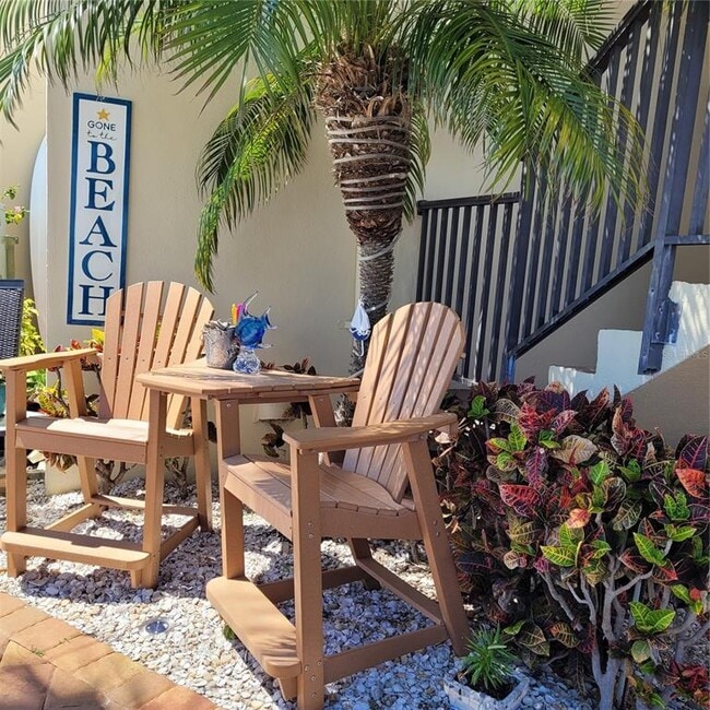 Building Photo - 865 S Gulfview Blvd