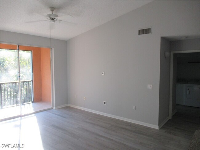 Building Photo - 1105 Reserve Ct