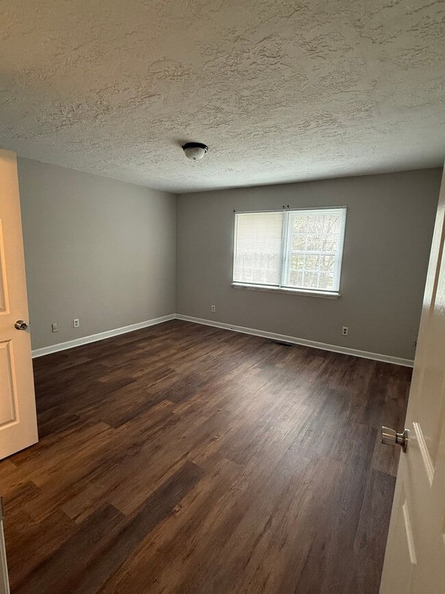 Building Photo - 810 Schmitt Rd