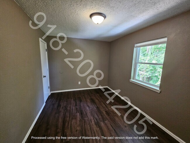 Building Photo - 1601 N Hills Blvd