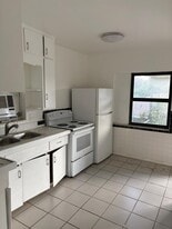 Building Photo - 631 S J St