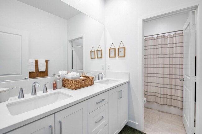 Building Photo - Beautiful 5bed/4bath for Rent Home at Great Park