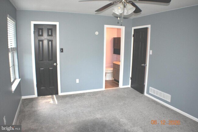 Building Photo - 32 Basswood Ct