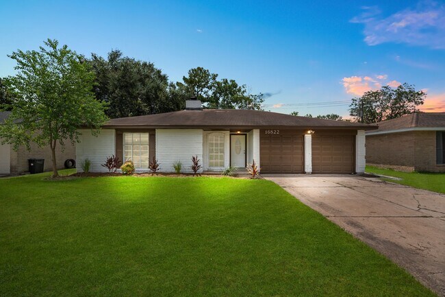 Building Photo - 16822 David Glen Dr