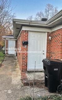 Building Photo - 1024 4th Ave W