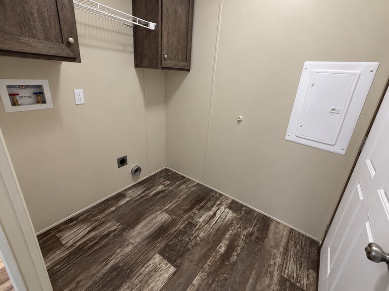 Building Photo - 38070 Ducharme Dr