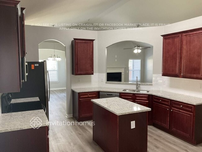 Building Photo - 5058 Manning Dr