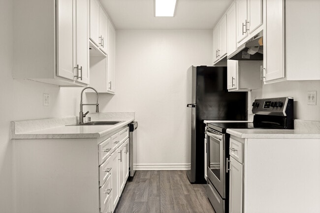 Building Photo - Terre at 1050 Peach