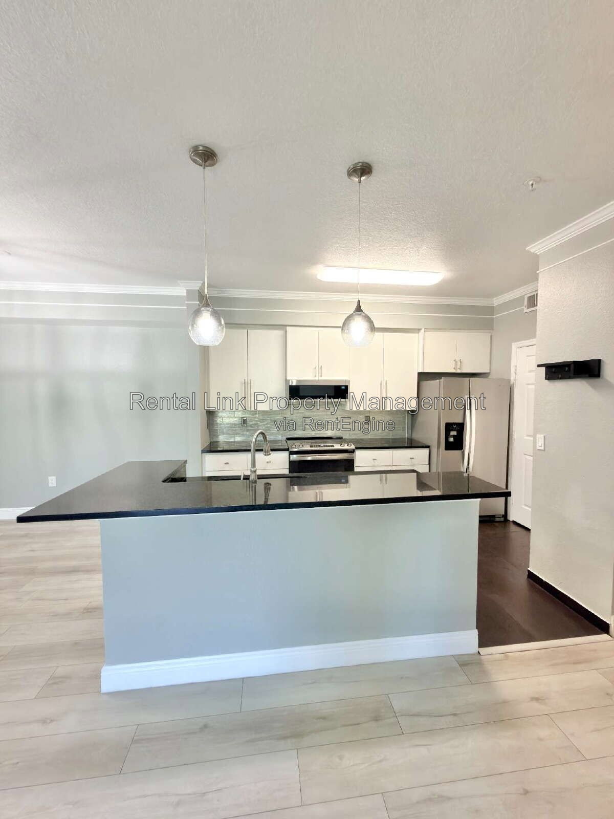 Building Photo - 11530 Villa Grand