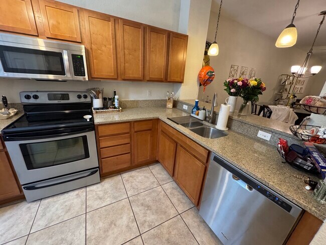 Building Photo - 2508 SW 35th Pl