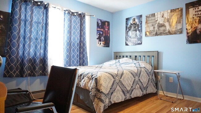 Building Photo - 256 Brewster Rd