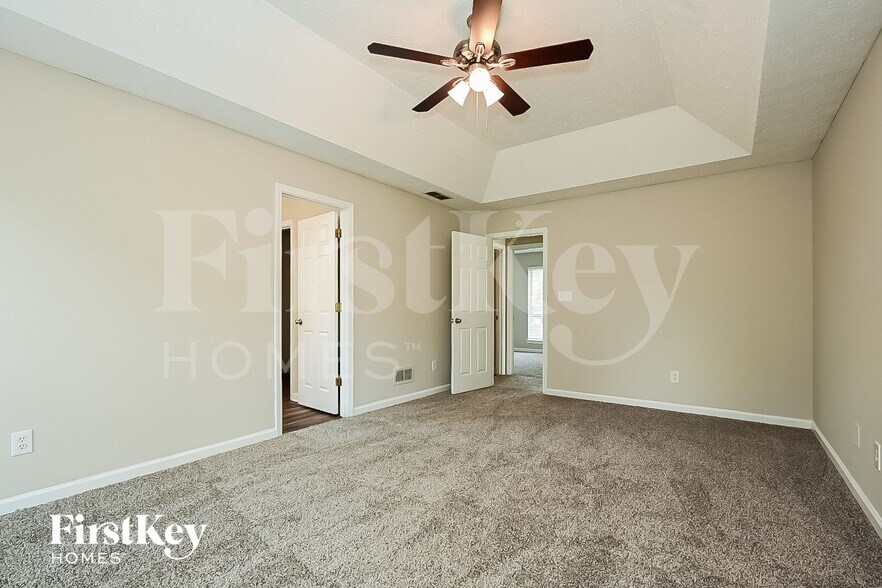 Building Photo - 4049 Fieldway Rd