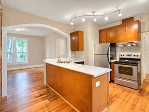 Building Photo - Top-Floor 3bed/1bath Duplex Unit in Cherry Hill!