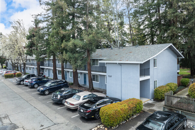 exterior - Greenwood Apartments