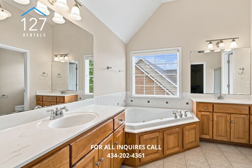 Building Photo - Stunning 4-Bedroom House in Prime Forest Location!