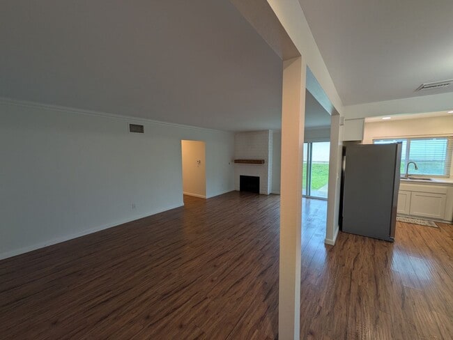 Building Photo - Beautiful Single-Story Home for Rent in La Verne