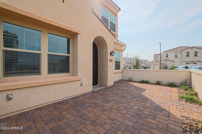 Building Photo - 4077 S Sabrina Dr