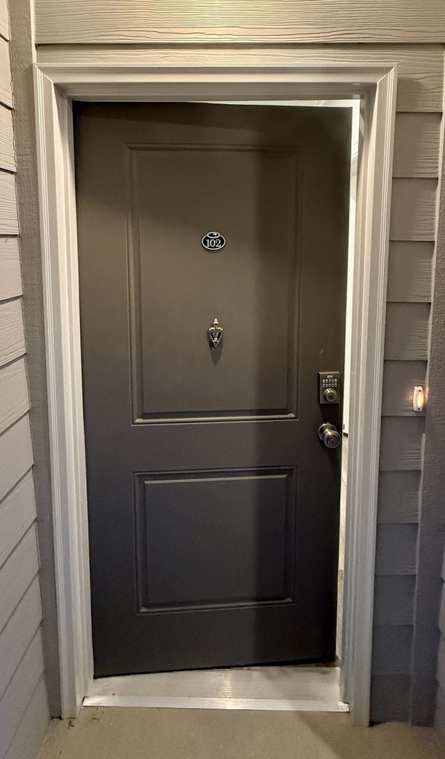 Building Photo - Anderson Creek Club Golf Course View - Available Now