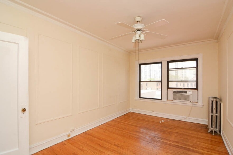 Building Photo - 1169 N Dearborn St