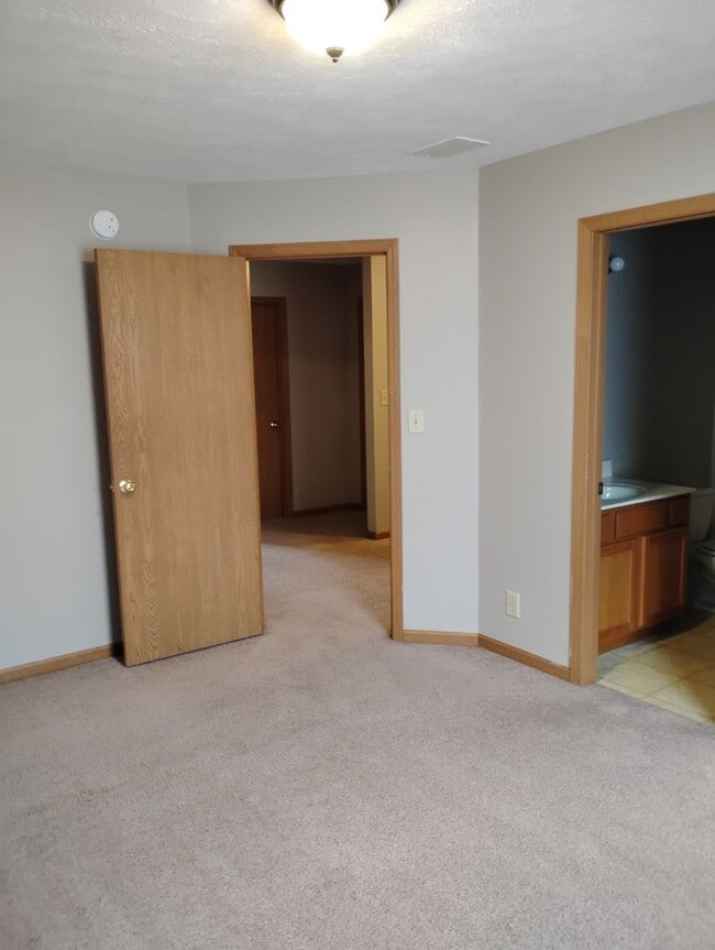 Primary Photo - 3296 Hopkins Dr