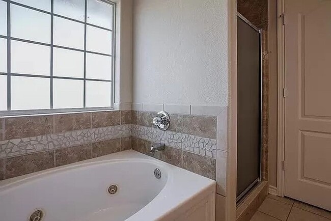 Building Photo - AVAILABLE SOON!