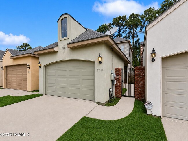 Building Photo - 218 Chimney Rock Blvd