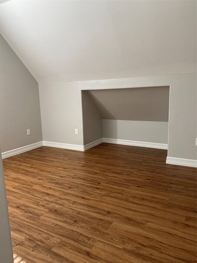 Building Photo - 8246 Lanham Ln
