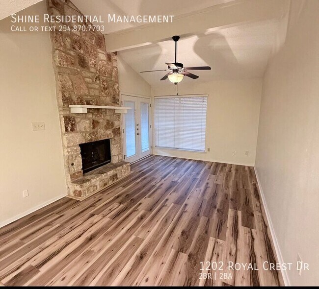 Building Photo - 1202 Royal Crest Dr