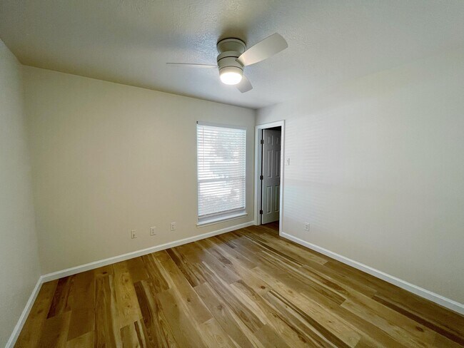 Building Photo - 4328 Magnolia Dr NE