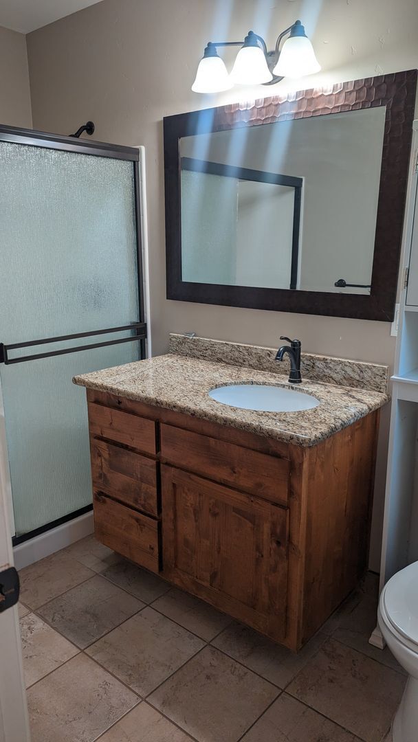 Building Photo - Spacious 3 Bedroom 2 Bath