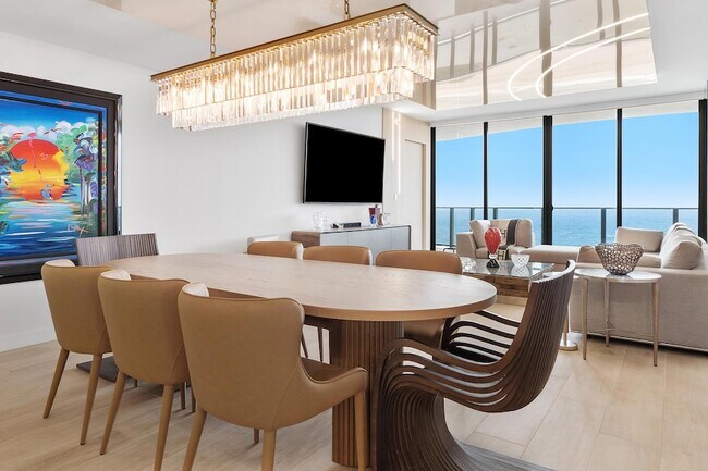 Building Photo - 900 N Ocean Blvd