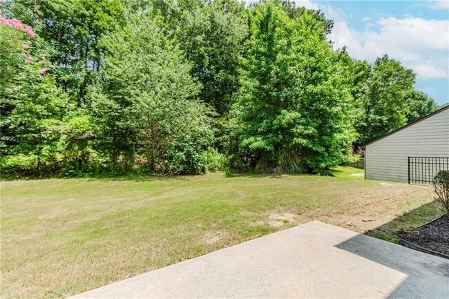 Building Photo - 2023 Jameson Cir NE